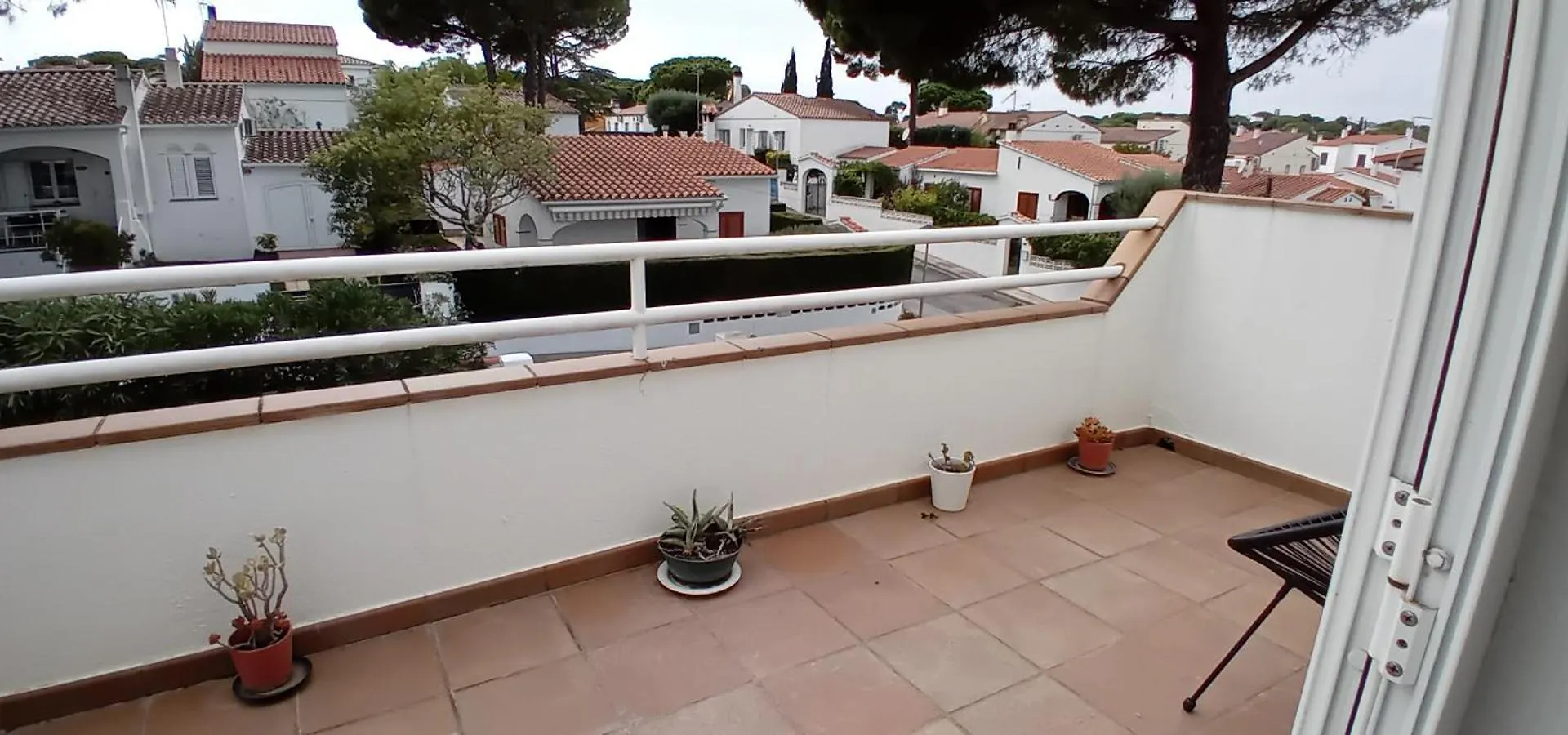 El Mon Bed & Breakfast L'Escala 0*,  Spain